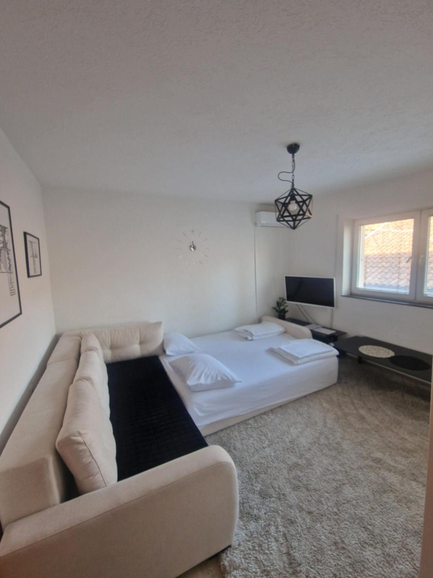 Apartments Natural And Bungalows 2 사라예보 객실 사진